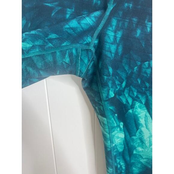 The North Face Green Tropical Cropped Active Wear Leggings Size XL - Picture 4 of 9